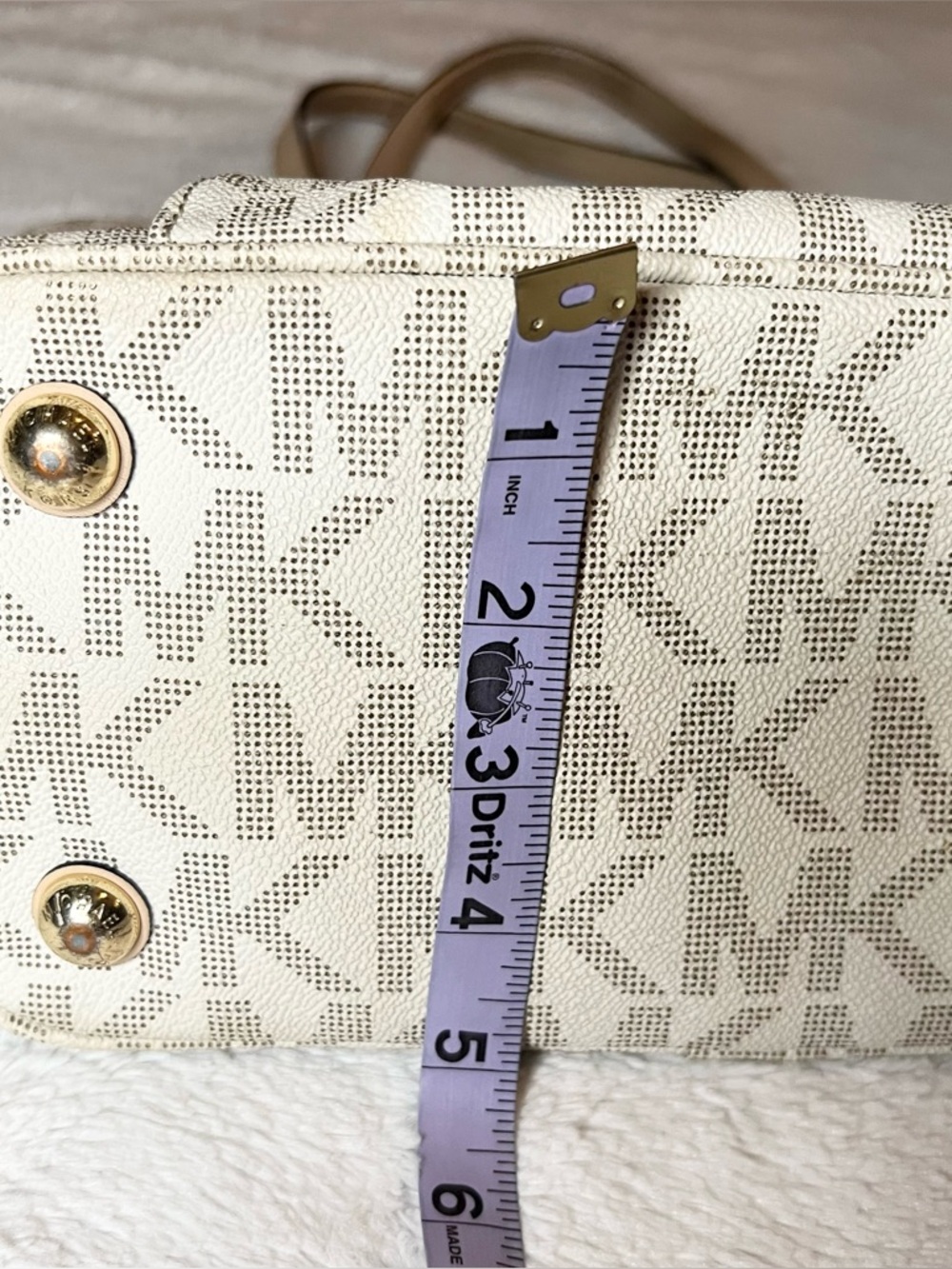 Michael Kors White & Beige Signature Coated Canvas & Leather Jet Set Pocket Tote - Picture 9 of 13